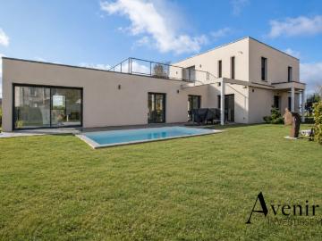 Maison meublée 6 pièces 214 m²
