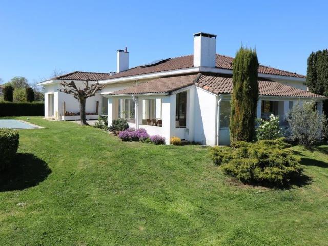 Maison meublée 6 pièces 256 m²