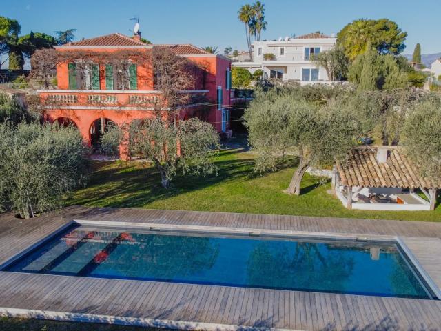 Maison meublée 6 pièces 264 m²