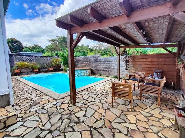 Maison meublée 6 pièces avec piscine à louer à Saint Pierre ? Secteur Condé Concession, IDEALE COLOCATION