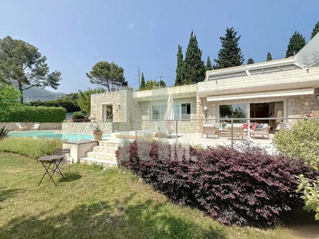 Maison meublée 7 pièces 600 m²