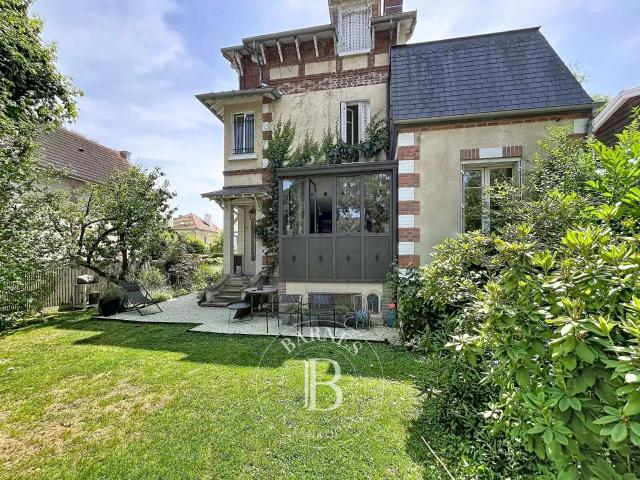 Maison meublée 7 pièces 192 m²