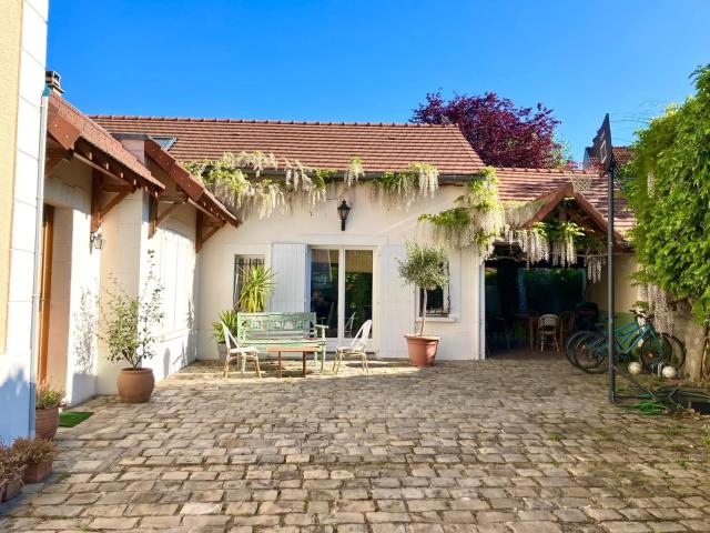 Maison meublée 7 pièces 221 m²