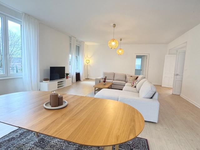 Maison meublée 7 pièces 240 m²