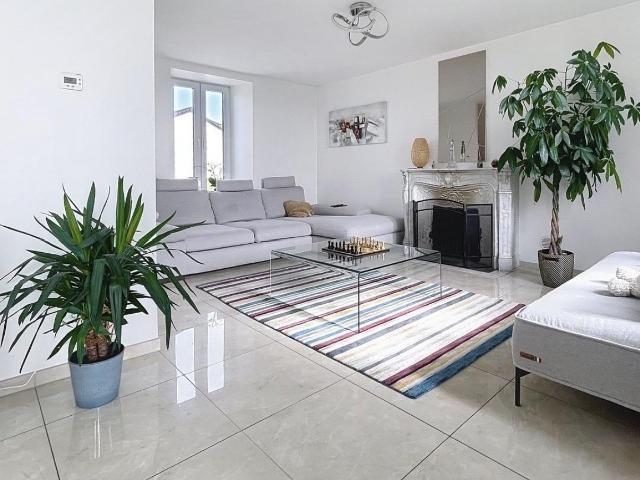 Maison meublée 7 pièces 240 m²