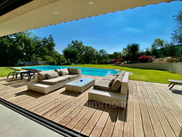 Maison meublée 7 pièces 293 m²