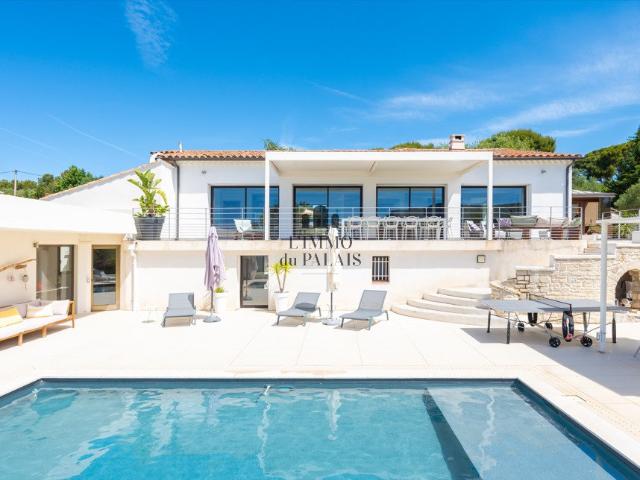 Maison meublée 7 pièces 328 m²