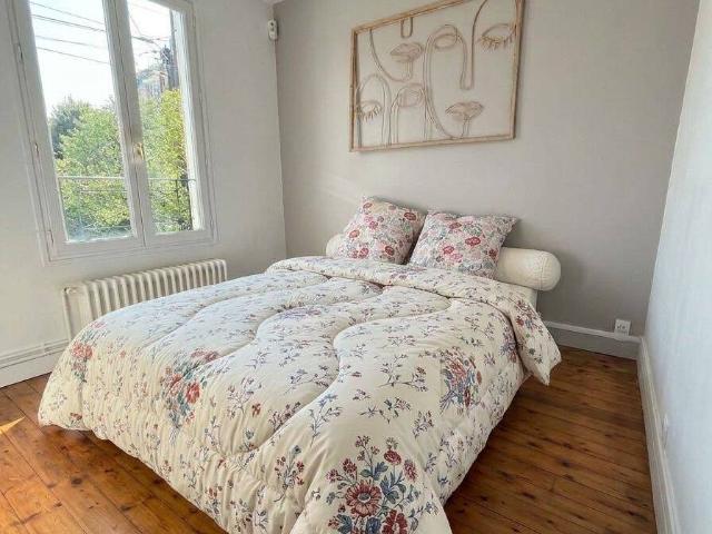 Maison meublée 80 m² avec jardin – 3 chambres – 7 min gare – Carrières sur Seine