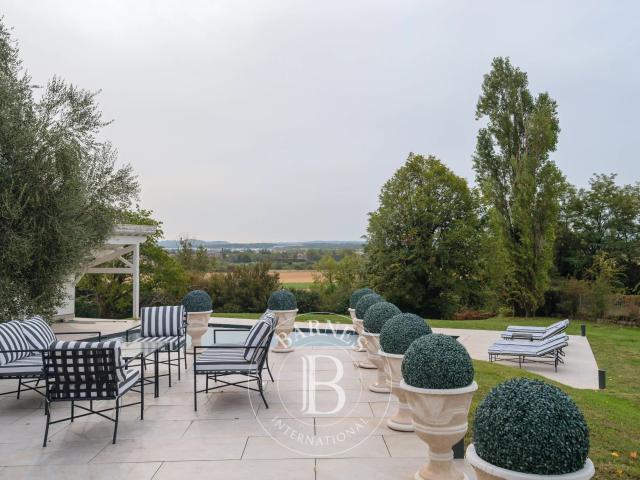 Maison meublée 8 pièces 222 m²