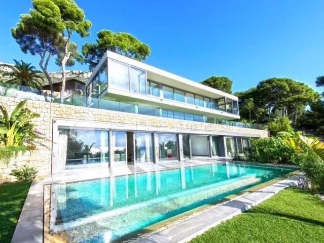 Maison meublée 8 pièces 380 m²