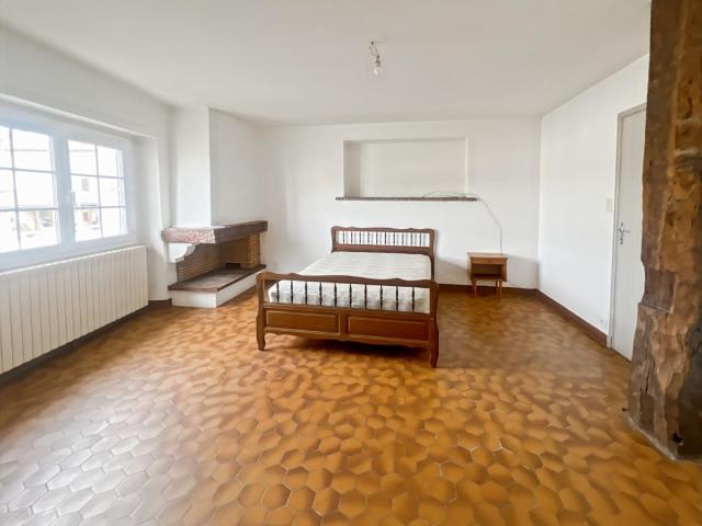 Maison meublée 96m2 2 chambres + 1 bureau jardin