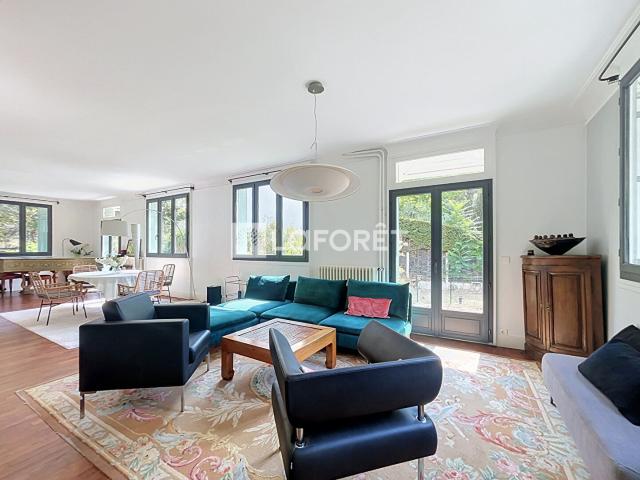 Maison meublée 9 pièces 200 m²