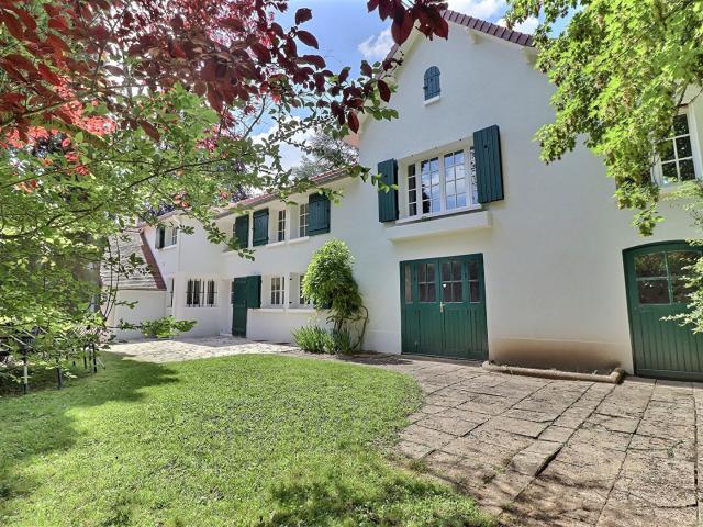 Maison meublée 9 pièces 283 m²