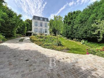 Maison meublée 9 pièces 335 m²