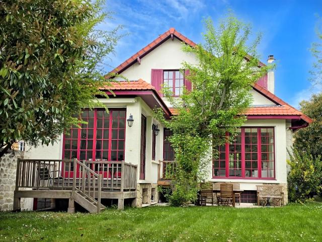 Maison meublée 13 pièces 301 m²