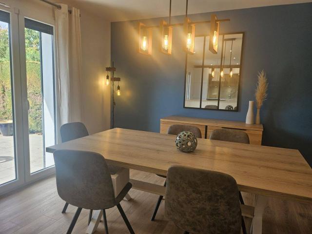 Maison meublée 115 m² | 4 chambres + bureau | Garage, parking et jardin