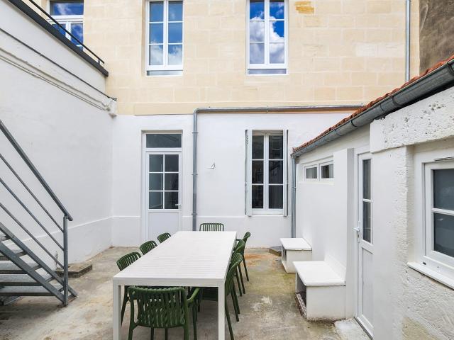 Maison meublée 12 pièces 243 m²