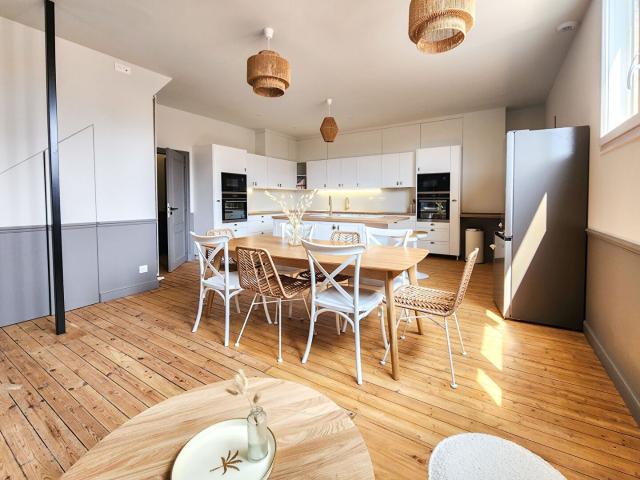 Maison meublée 12 pièces 271 m²