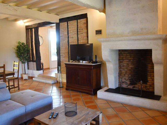 Maison meublée 157 m² – 4 chambres, piscine, proche d’Eymet