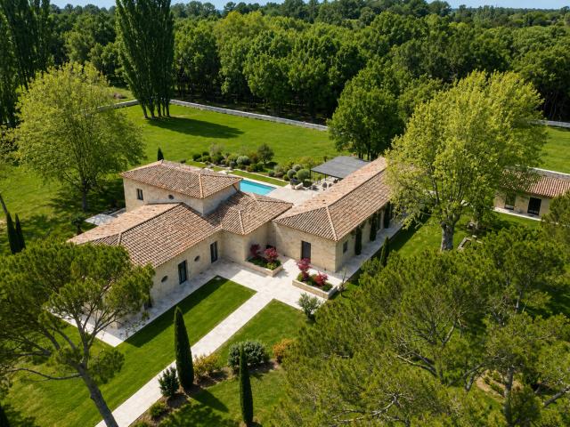 Maison meublée 15 pièces 520 m²