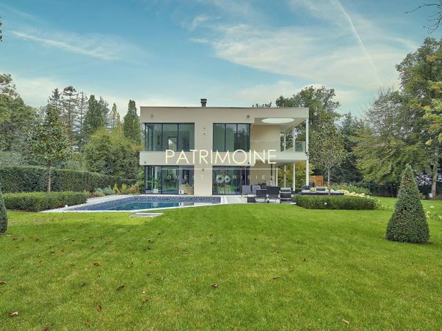 Maison meublée 16 pièces 750 m²