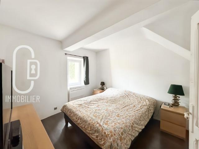 MAISON MEUBLEE T3 VILLAGE DE VENTABREN 67 M2 HABITABLES 84 m2 AU SOL