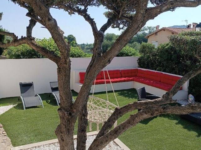 Maison MEUBLEE T4 avec piscine Corbere