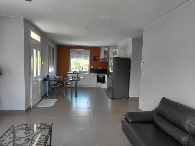 MAISON MEUBLEE T4 AVEC TERRAIN PRIVE A PONT DE L’ISERE 26600