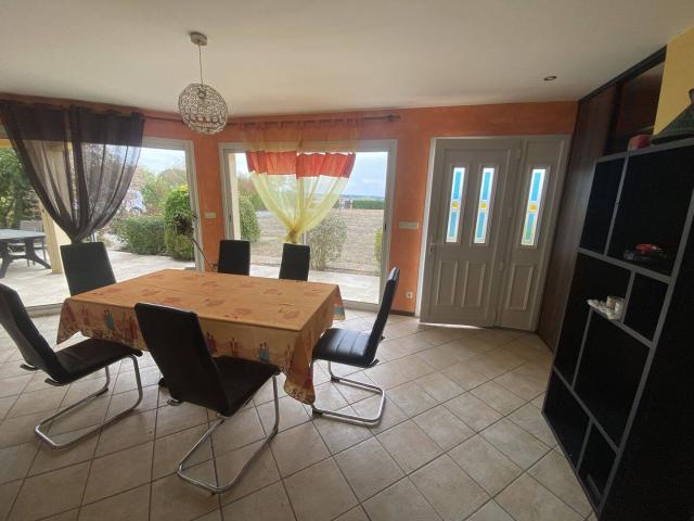 Maison meublée T5 de 144 m² avec piscine et jardin Roquefort