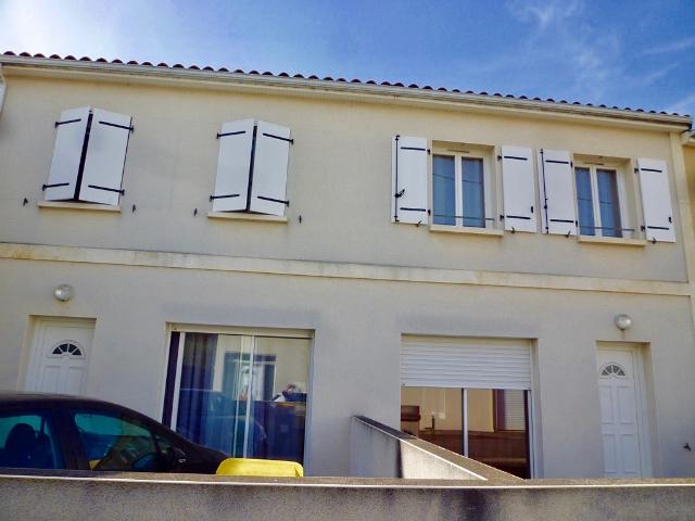 Maison meublée avec 2 chambres en location 650 € par mois à Cognac 16