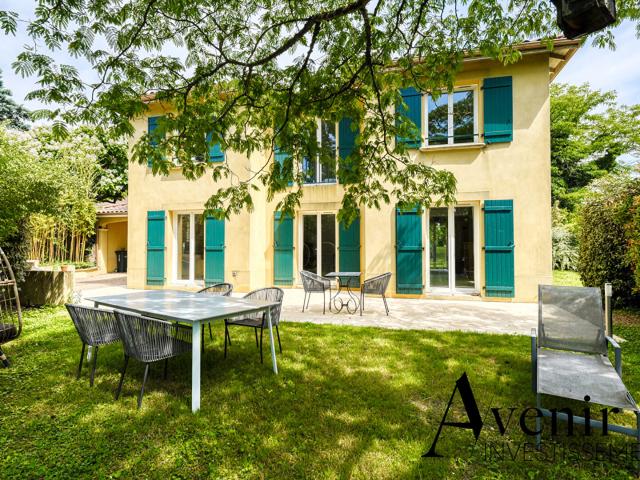 Maison meublée Collonges au Mont d'Or 177 m² terrain 1869m² Collonges au mont d or