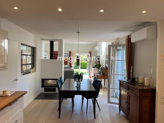 Maison meublée dans résidence familiale