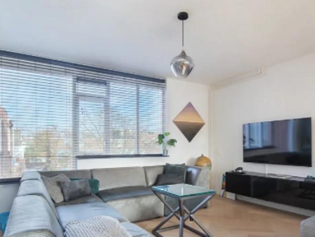 Maison meublée de 4 pièces sur la Buziaustraat, Oud Crooswijk, Rotterdam À louer