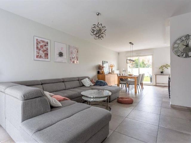 Maison meublée de 5 pièces 109 m² à SAINTE GENEVIEVE DES BOIS