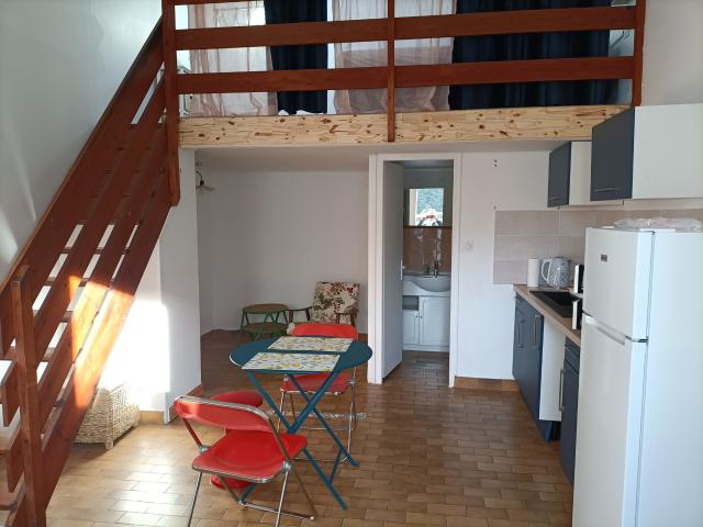 Maison MEUBLEE de type 2 bis avec courette à La Tranche sur Mer