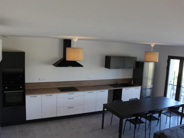 Maison meublée en location 1162 € par mois avec terrasse 4 pièces à Caromb