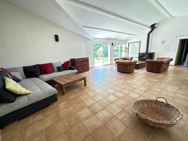 Maison Meublée Plain Pied 5 Chambres Piscine Lagon Grans
