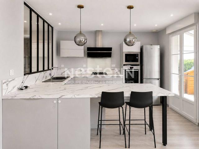 Maison meublée sur sous sol avec terrain 7 pièces 5 chambres