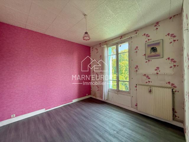 Maison meulière de caractère au cœur de Coupvray Fort potentiel !