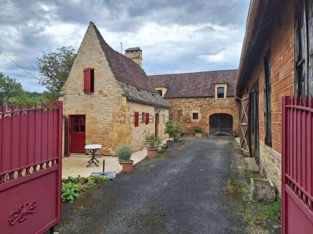 Maison, Meyrals