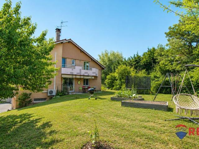 Maison, Meyrié
