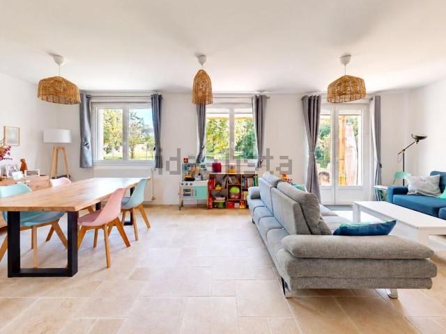 Maison, Meyzieu