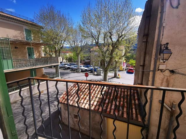 Maison, Mézel