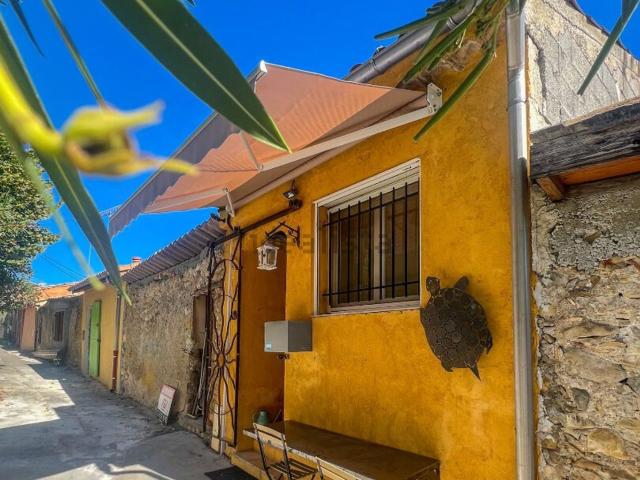 Maison, Mézel