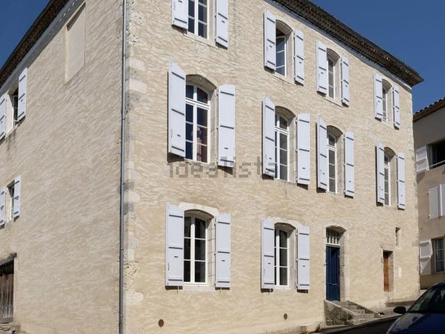 Maison, Mézin