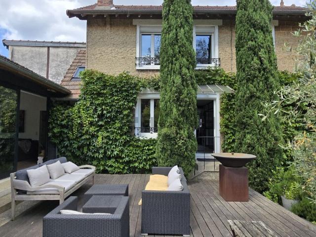 Maison, Médan