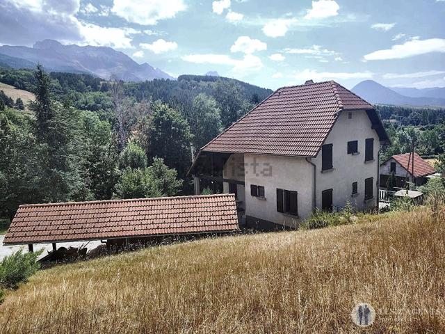 Maison, Mens