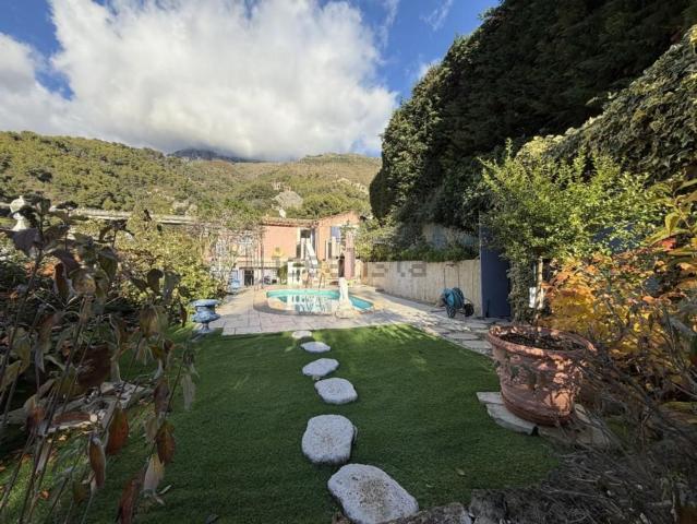 Maison, Menton