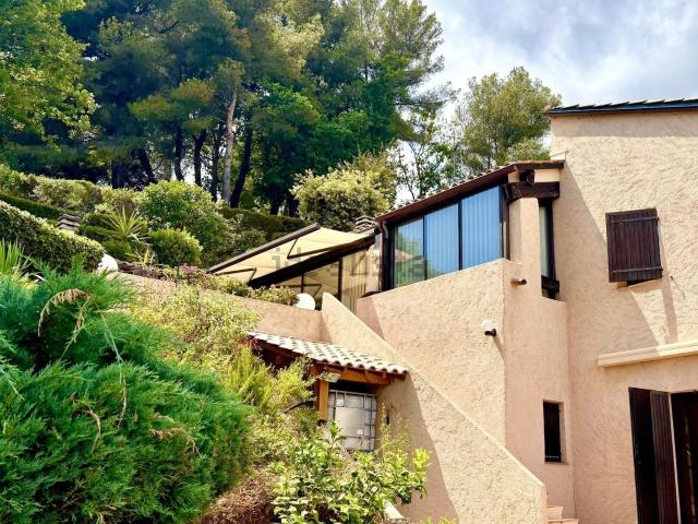 Maison, Menton