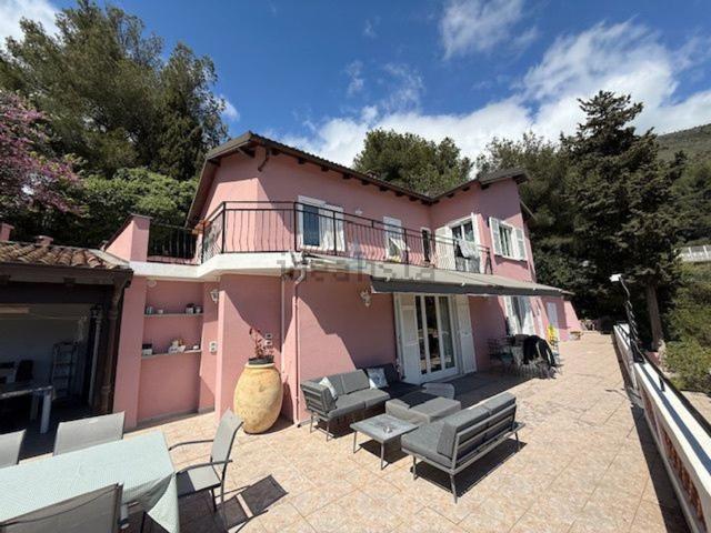 Maison, Menton